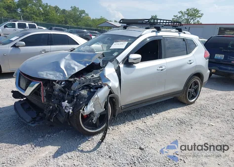 2017 Nissan Rogue S z USA, uszkodzony, nr VIN JN8AT2MT7HW402557